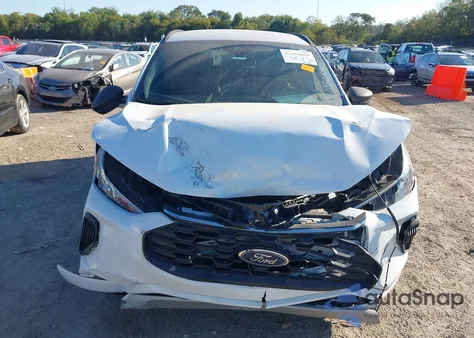 2023 Ford Escape St-Line z USA, uszkodzony, nr VIN 1FMCU0MNXPUA25669